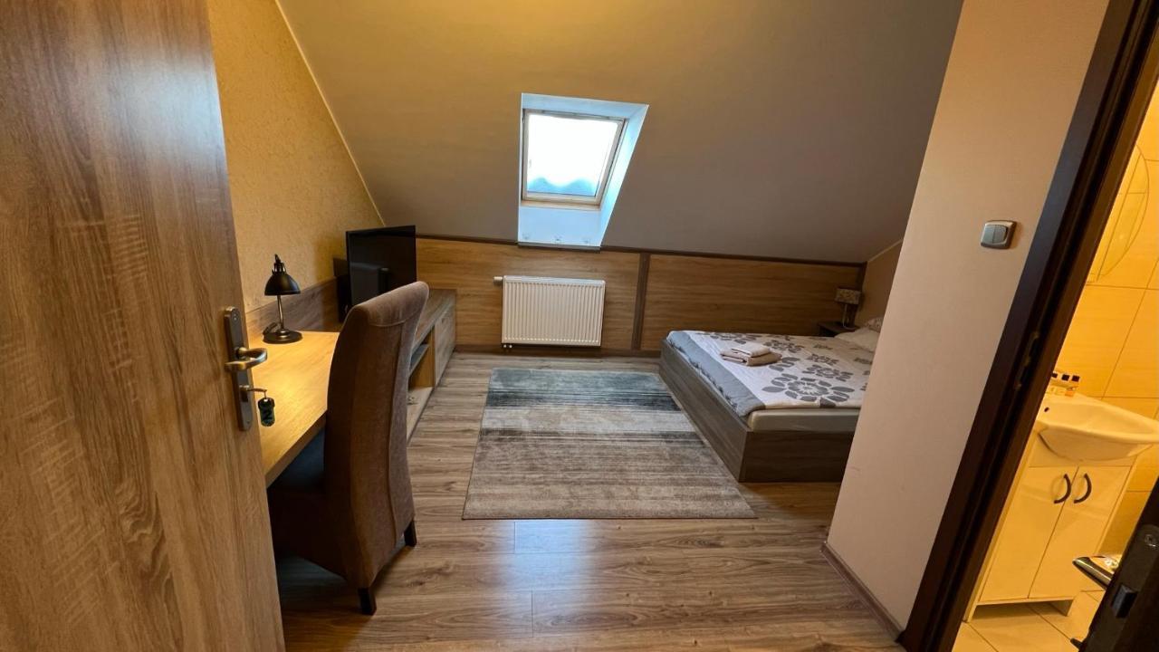Bed and Breakfast Fitnessfun Krzyż Esterno foto