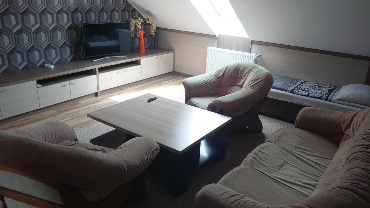 Bed and Breakfast Fitnessfun Krzyż Esterno foto